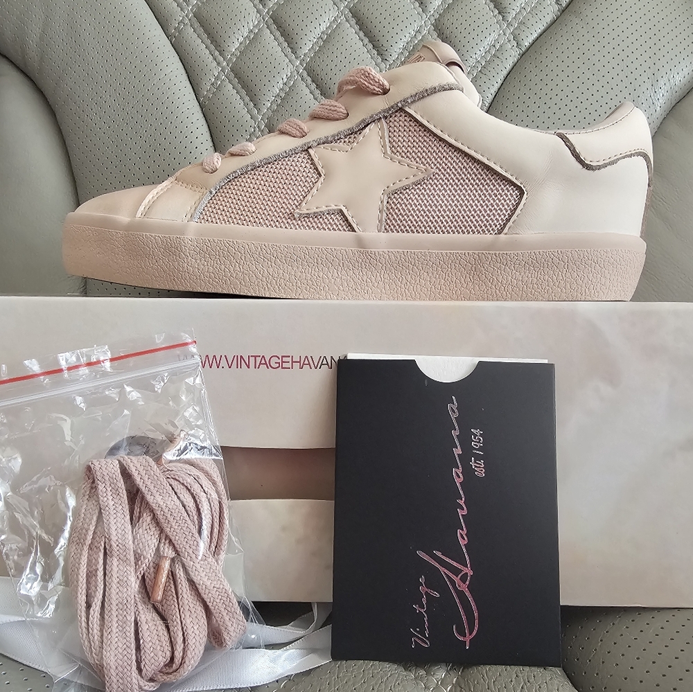 NIB Vintage Havana Light Pink Sneakers Lace-Up Size 7 Big Kids